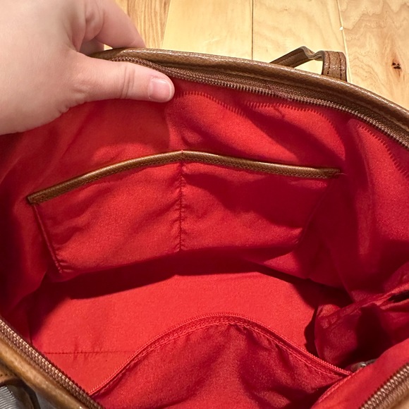 Unique Coach! - Picture 6 of 6